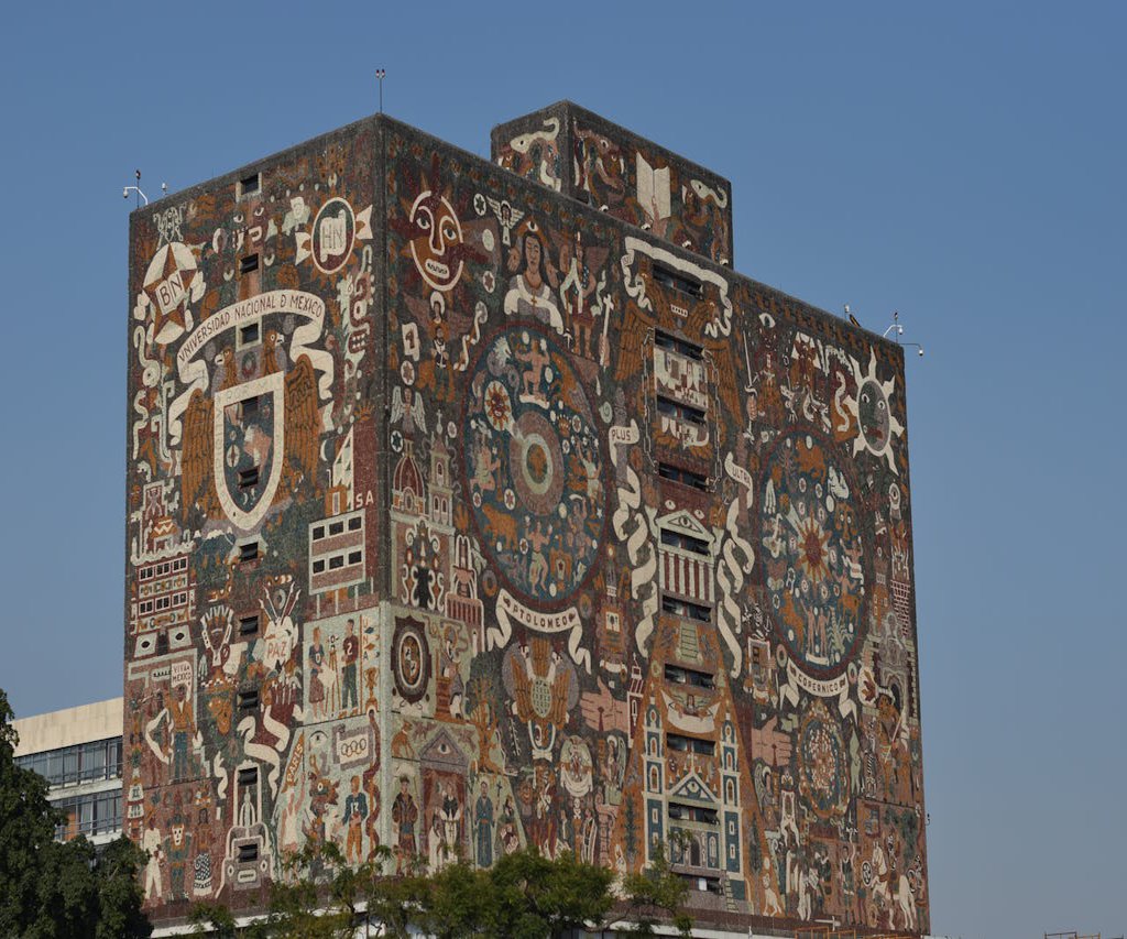 Las 10 carreras más demandadas de la UNAM